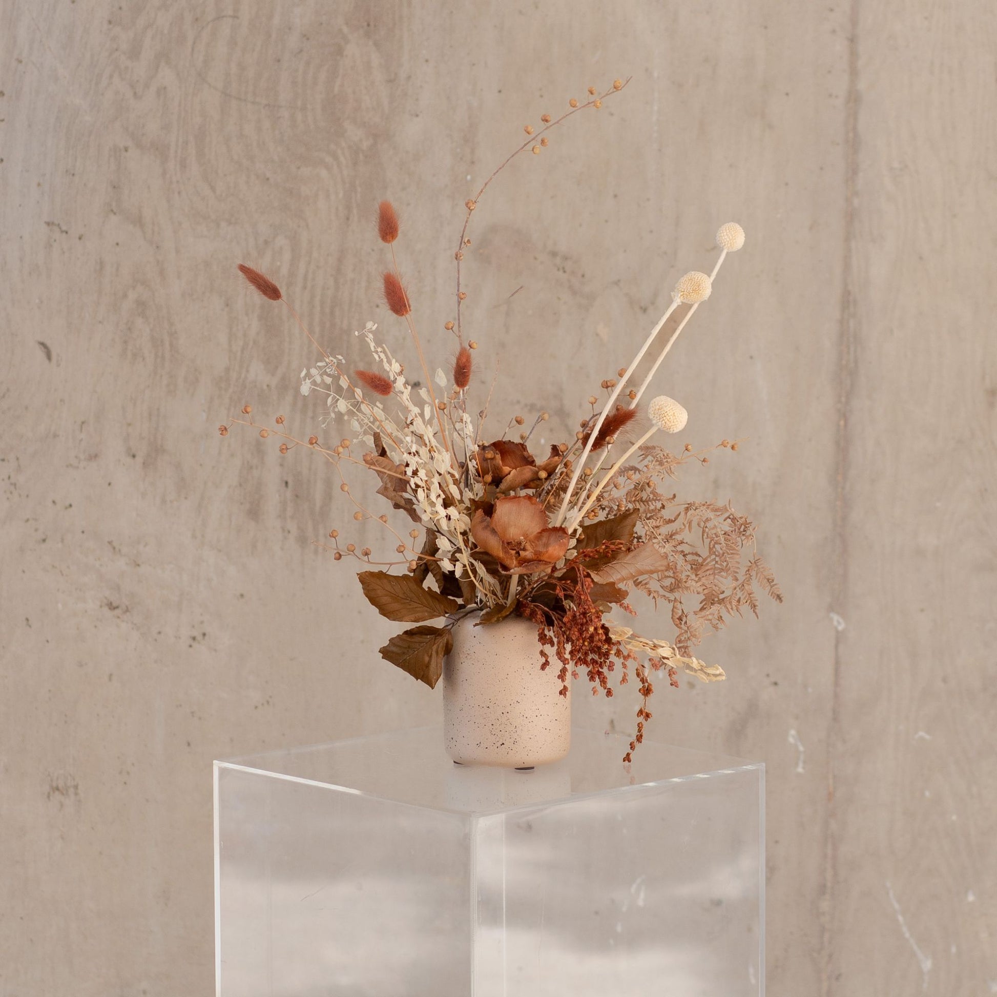 "EARTHY" DRIED FLOWER ARRANGEMENT image 1