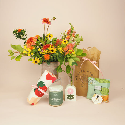 Move-In Bundle: Housewarming Flowers with Gifts image 0
